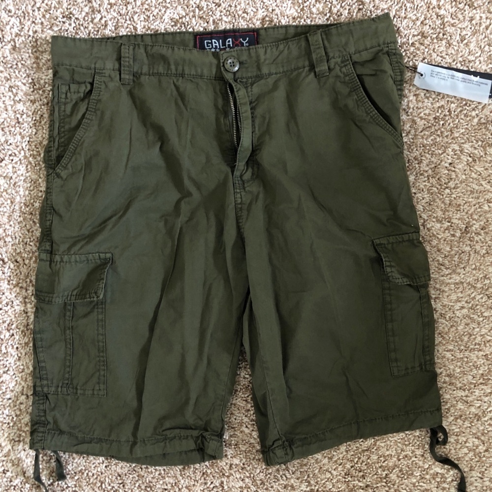 Men’s Olive Cargo Shorts 32